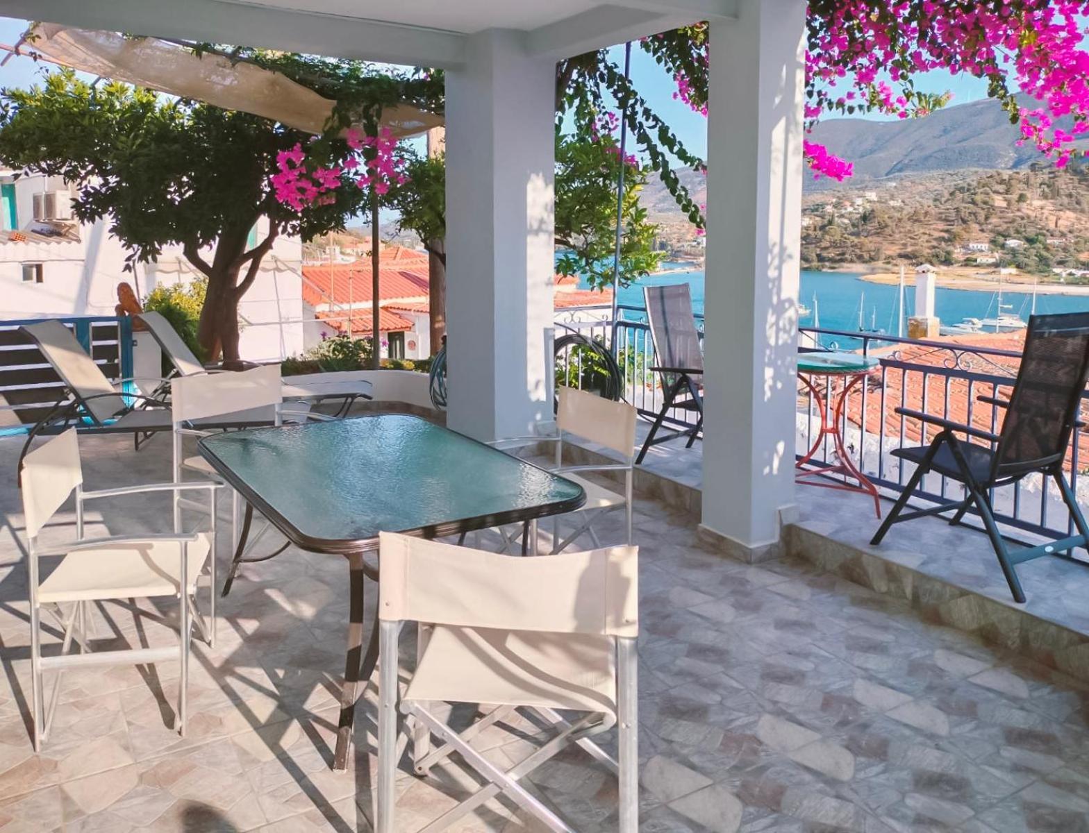 John's House * Poros Town